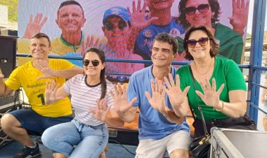 Prefeito eleito de Timóteo Capitão Victor Prado comemora a sua vitória na feira do Timirim
