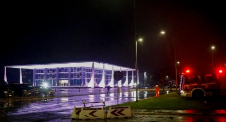 Explosões são ouvidas perto do STF; prédio é evacuado Uma pessoa morreu