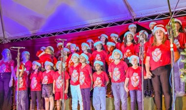 HISTÓRIA E FÉ RENOVADAS Igreja São Vicente de Paulo é entregue restaurada e iluminada em celebração natalina no Ipaneminha