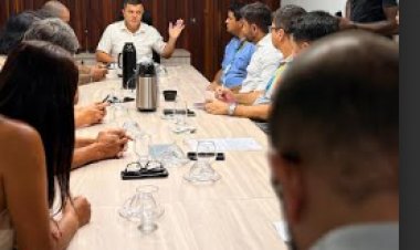 Prefeito Vitor Prado se reúne com vereadores e a Copasa para ajustar parcerias e melhorias no serviço de água em Timóteo