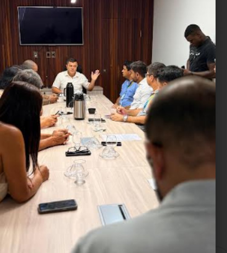 Prefeito Vitor Prado se reúne com vereadores e a Copasa para ajustar parcerias e melhorias no serviço de água em Timóteo