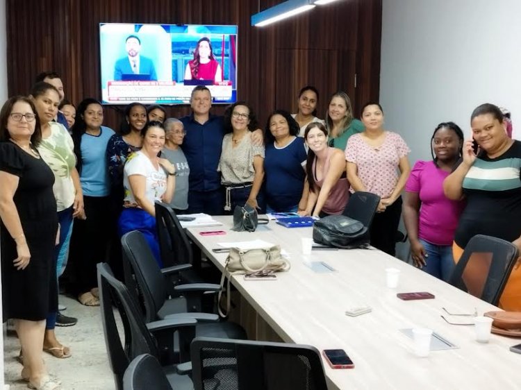 Prefeito Vítor Prado recebe comunidade do Novo Tempo para ouvir reivindicações e discutir melhorias