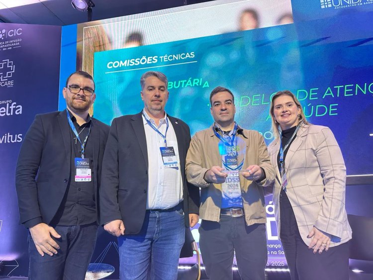 Usisaúde participa do Seminário da Unidas e recebe prêmio por conquista da nota máxima no IDSS