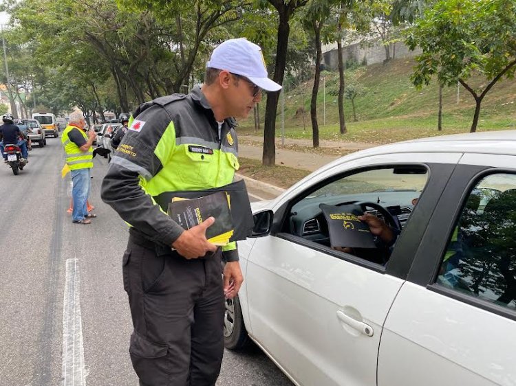 Prefeitura de Ipatinga realiza blitz educativa pelo Dia do Motorista em parceria com o Instituto Raquel Barreto