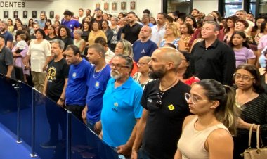 Câmera de Timóteo entrega mansões de aplausos e medalha mundinho