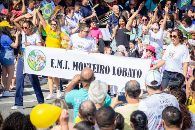 Timóteo celebra o 7 de setembro com um desfile que une educação, civismo e futuro
